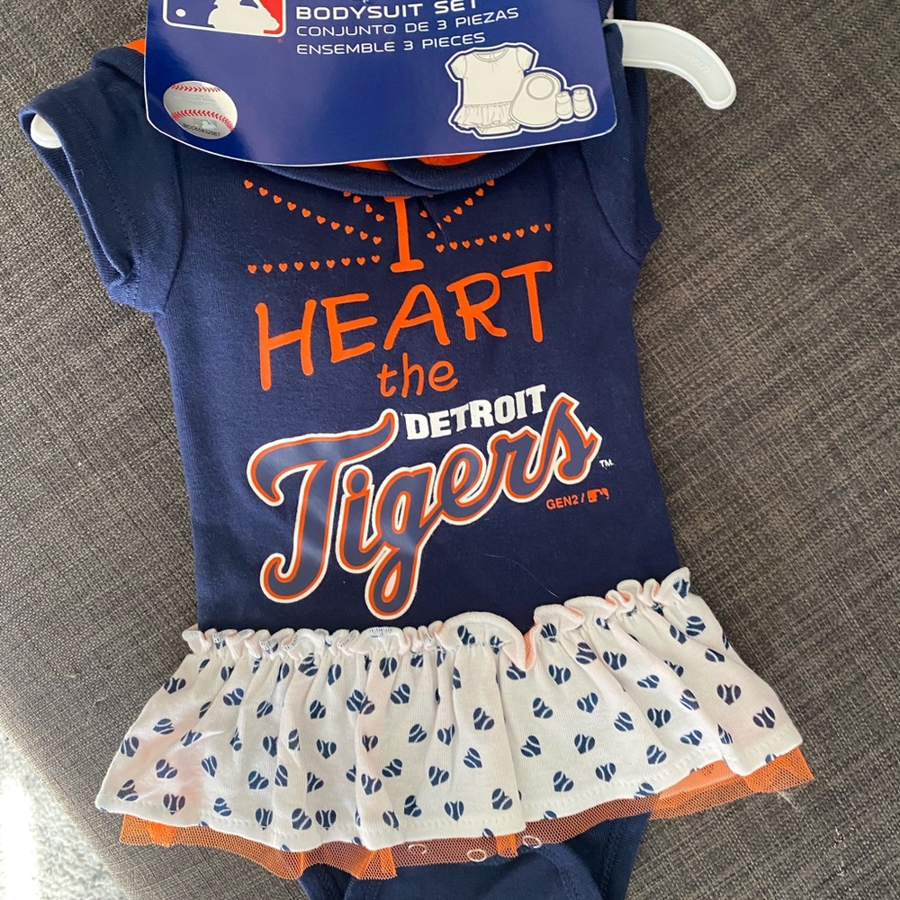Detroit Tigers Infant Girl outfit set 0-3 months